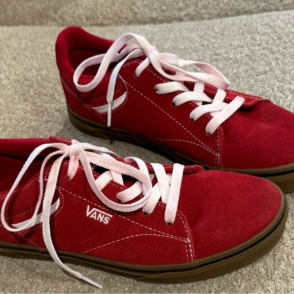 Youth Vans Red Shoes. Size 5.5 - Picture 4 of 5